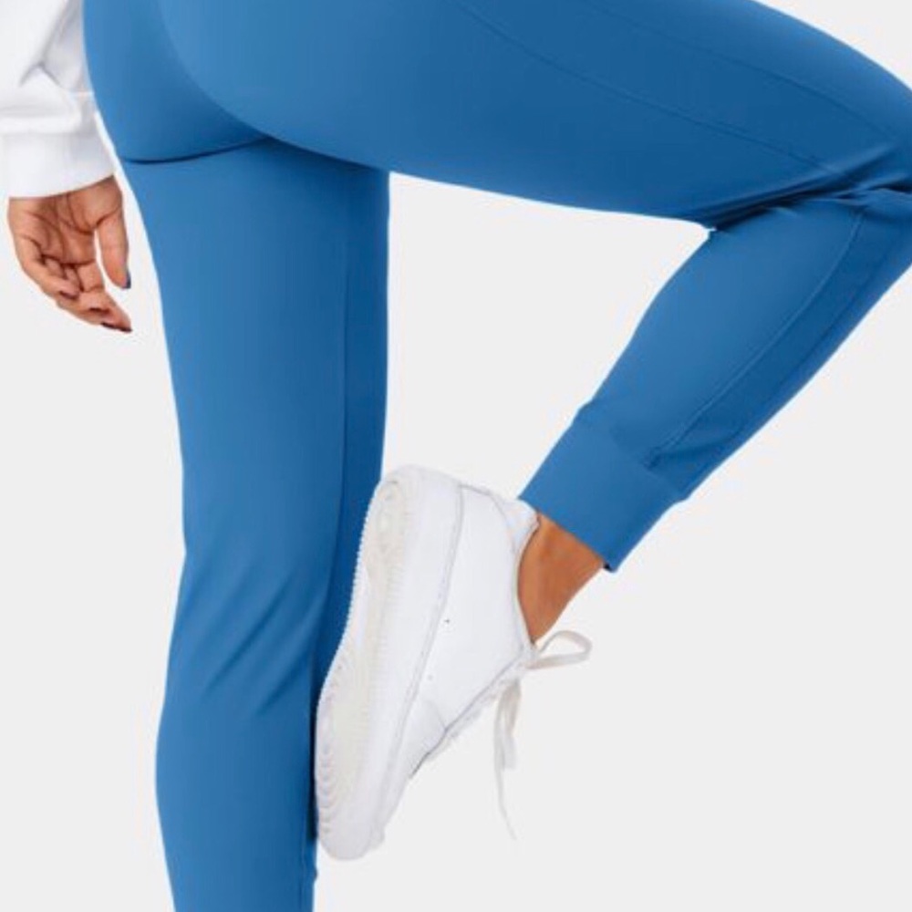 Joggers - Picture 2 of 4